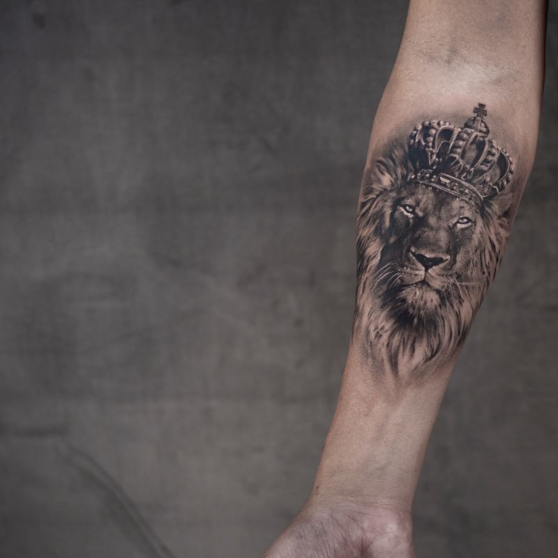 black & gray realistic tattoo