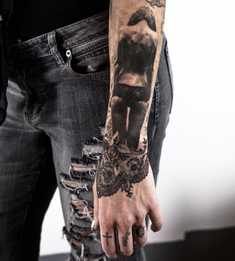realistic tattoo by Niki Norberg