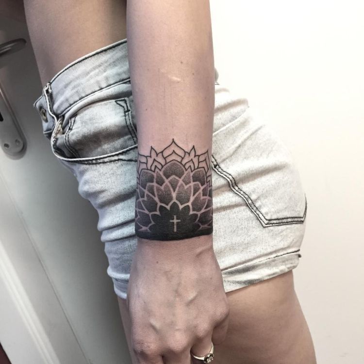 Mandala Tattoos - watch inspiring examples | Cartel Tattoo