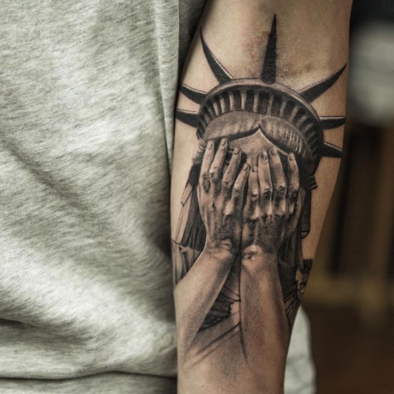 Statue of Liberty Holding Gun Tattoo  Joel Gordon Photography