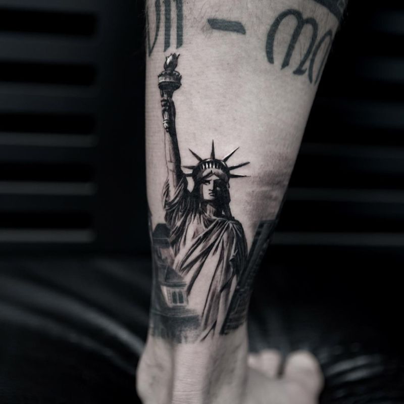 Blackwork Statue Of Liberty Tattoo  TATTOOGOTO