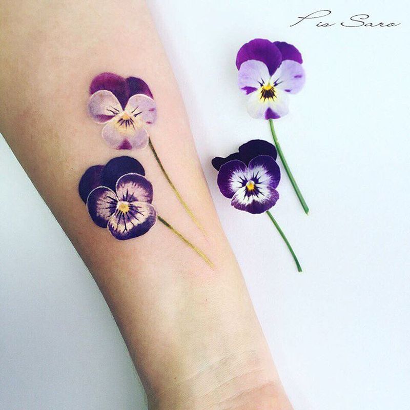 floral tattoo by Pis Saro