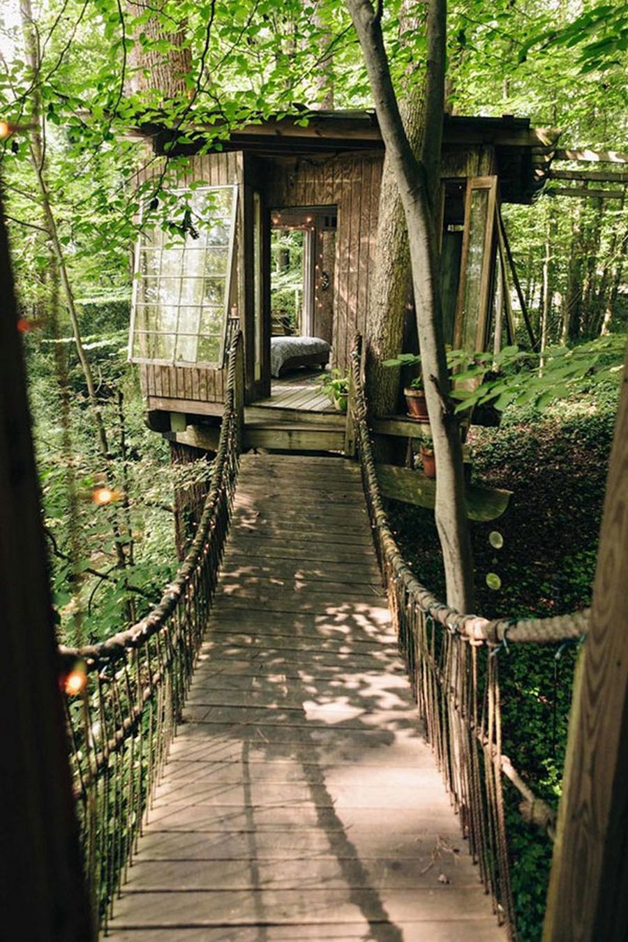 secluded treehouse in Atlanta