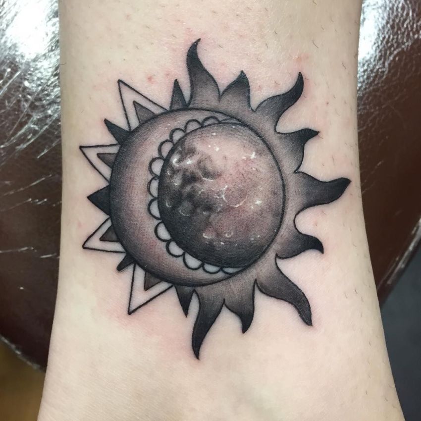 50 Meaningful And Beautiful Sun And Moon Tattoos Kickass Things