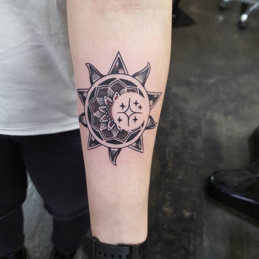 50 Meaningful and Beautiful Sun and Moon Tattoos - KickAss Things