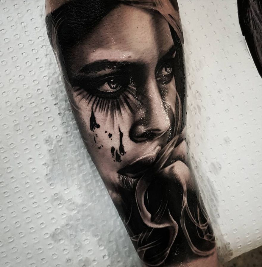 black and gray tattoo