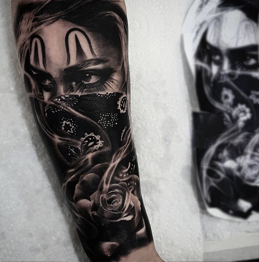black and gray tattoo