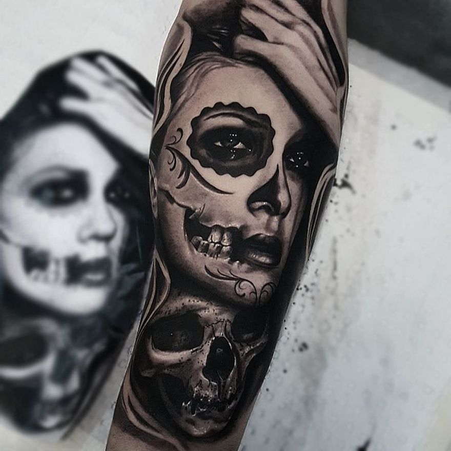 black and gray tattoo
