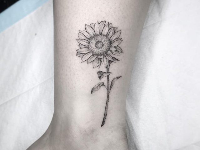 Minimalist Sunflower Tattoo 20 Kickass Things