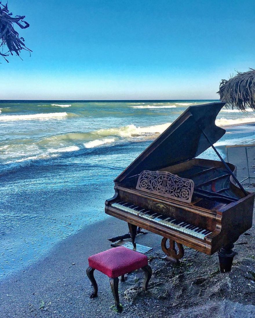 Piano on the Beach