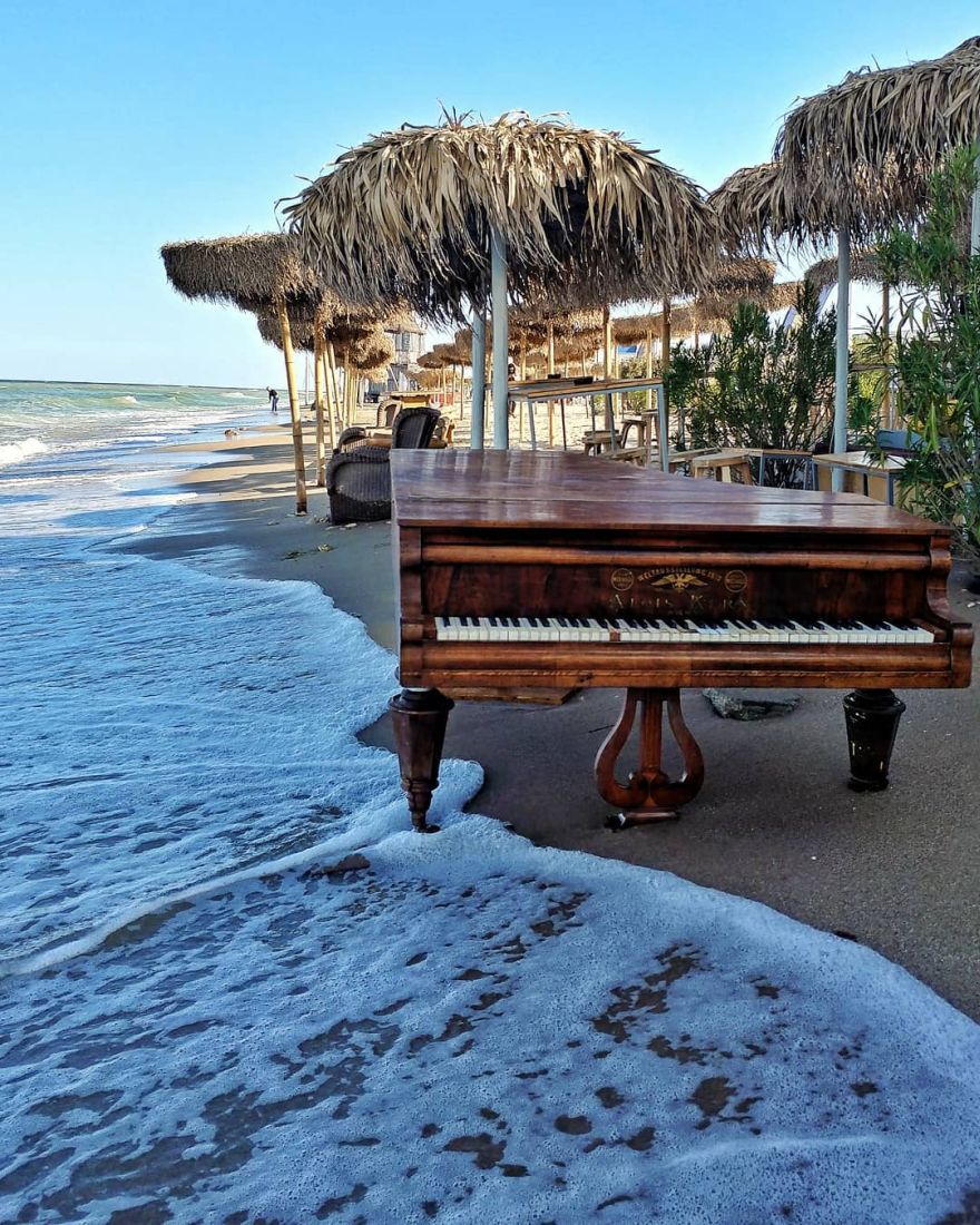 Piano on the Beach - Vama Veche