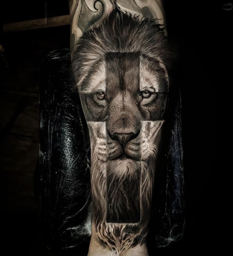 Hey guys just got a new lion, rose tattoo with yellow eyes and just wanted  your opinion. Do you guys think it looks good? I think it looks good but  could have