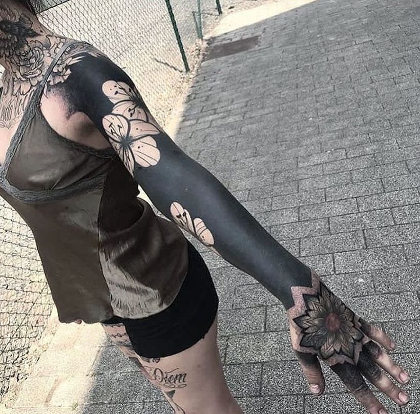 28 Blackout Tattoos That Turn Your Body Into a Canvas  Bright Side