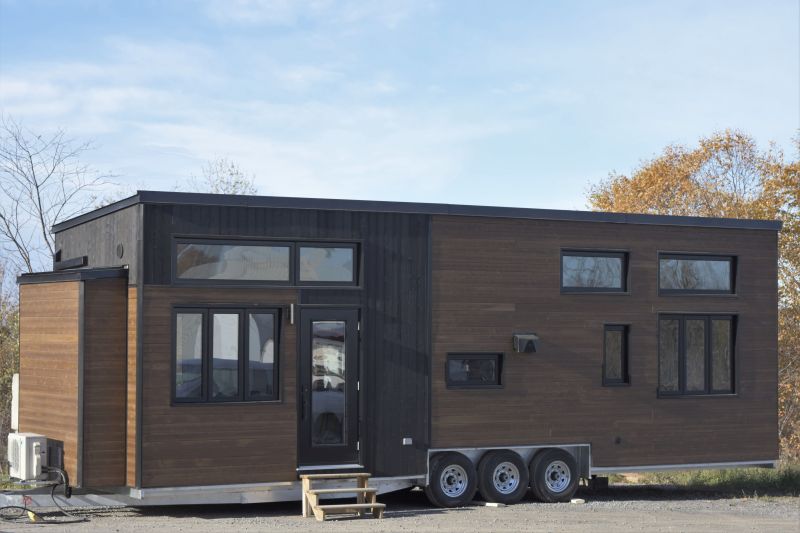 Magnolia tiny house on wheels (1)