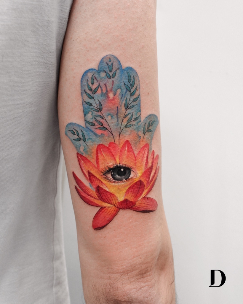 Fatima hand & lotus tattoo Deborah Genchi 1a - KickAss Things