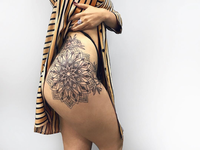 beautiful hip tattoos