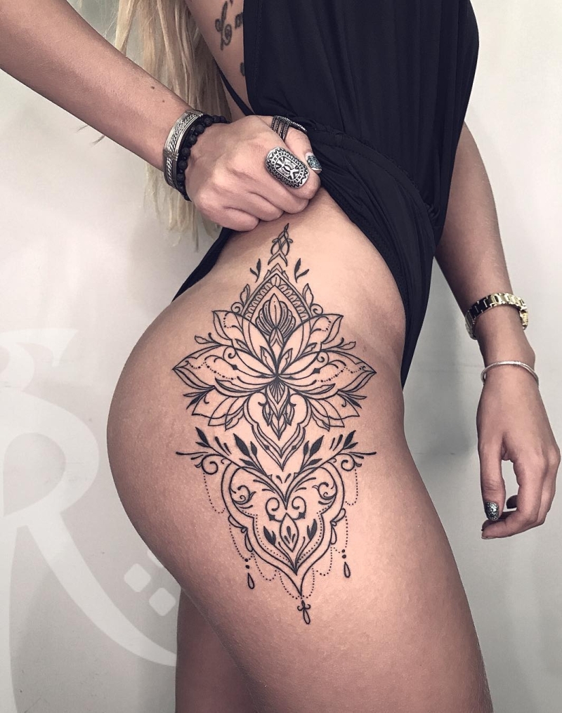 Inspirational hip tattoo ideas - the ultimate girl must-have.