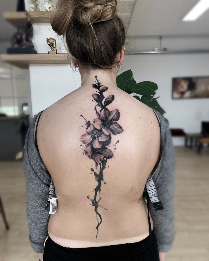 cool floral spine tattoo idea for girls @eviggladcreations 3a - KickAss  Things