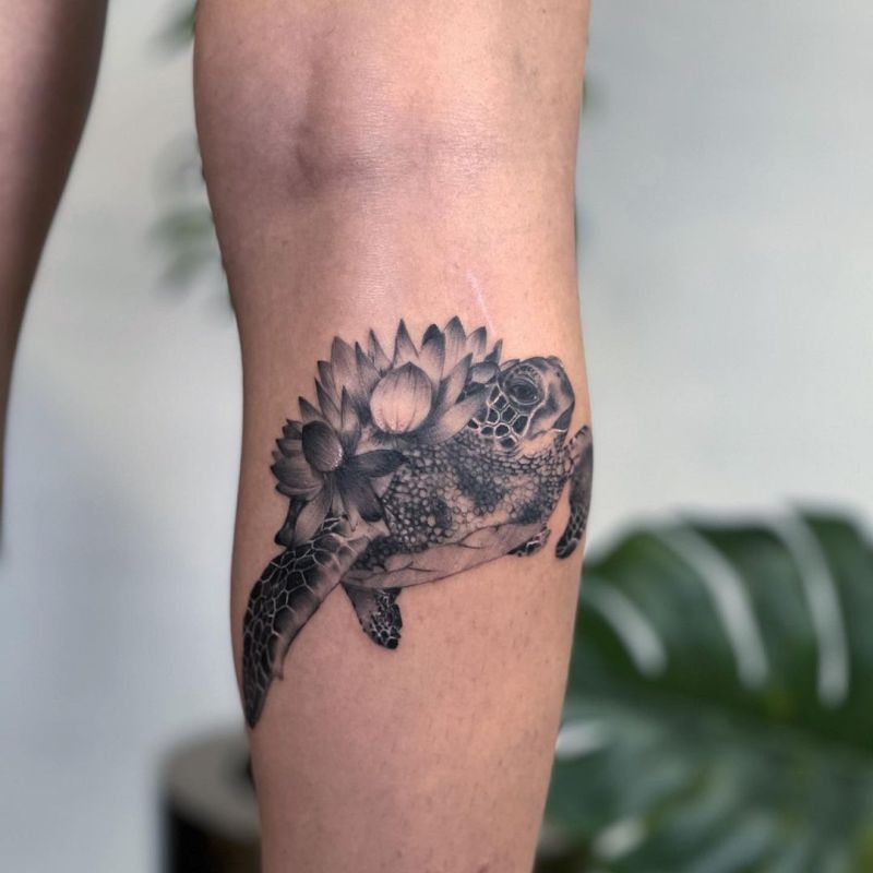 awesome turtle & flowers tattoo @hyper_shelly_tattoo - KickAss Things