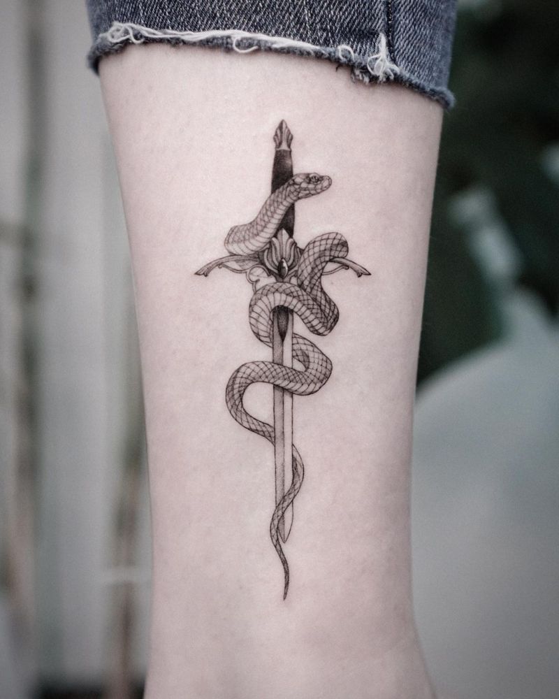 Tiny Snake | Semi-Permanent Tattoo - Not a Tattoo