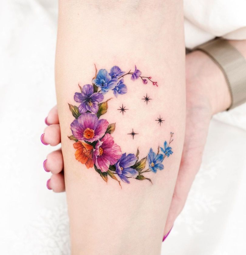 12 Moon with Flowers Tattoo Ideas To Inspire You  alexie